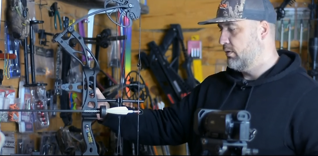 Dragon X8 Compound bow tuning review Video by Centershot Archery, Russia