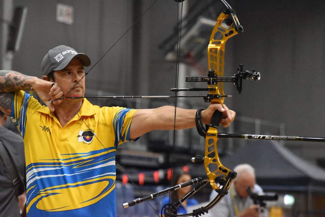 Sanlida archery display target bow on 2020 Indoor World Archery Series Sydney st